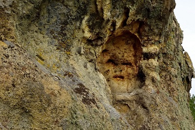 Лицето в нишата