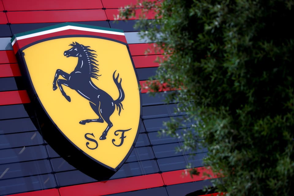 ferrari.jpg