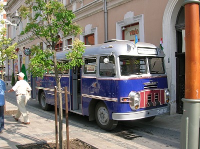 През 1955 – 56 с новите модели Ikarus 620 и 630 международните продажби се увеличават