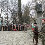 Стара-Загора полагат венци пред паметника на Левски