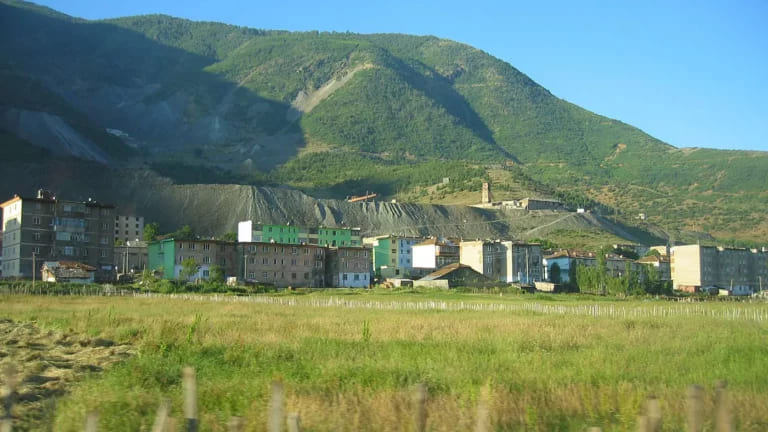 albaniya.jpg