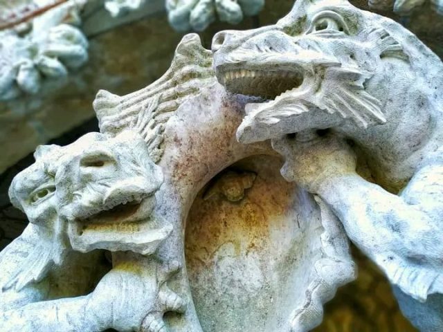 обърнатата кула на Масоните