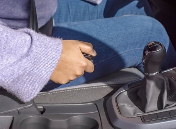 Ръчна спирачка