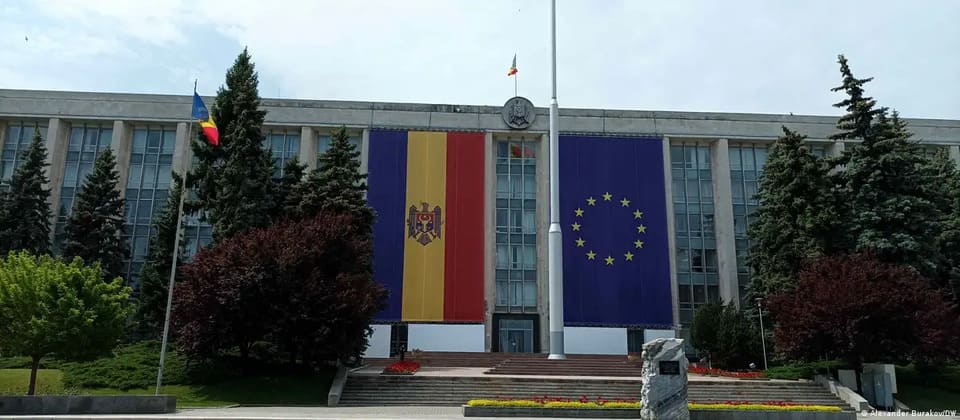 russian-cuts-moldova-embassy.jpg