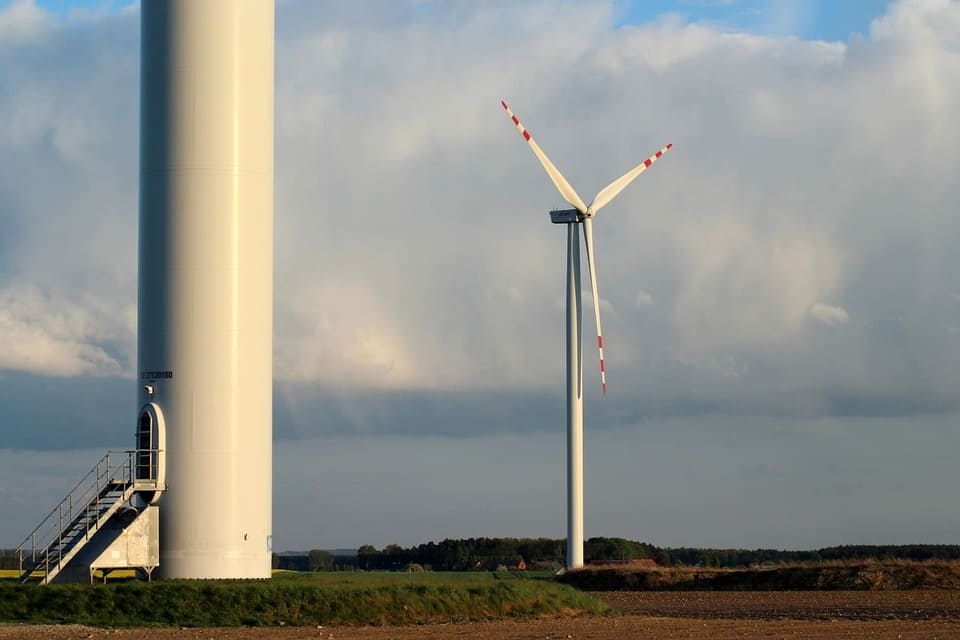 wind-solar-energy-romania.jpg