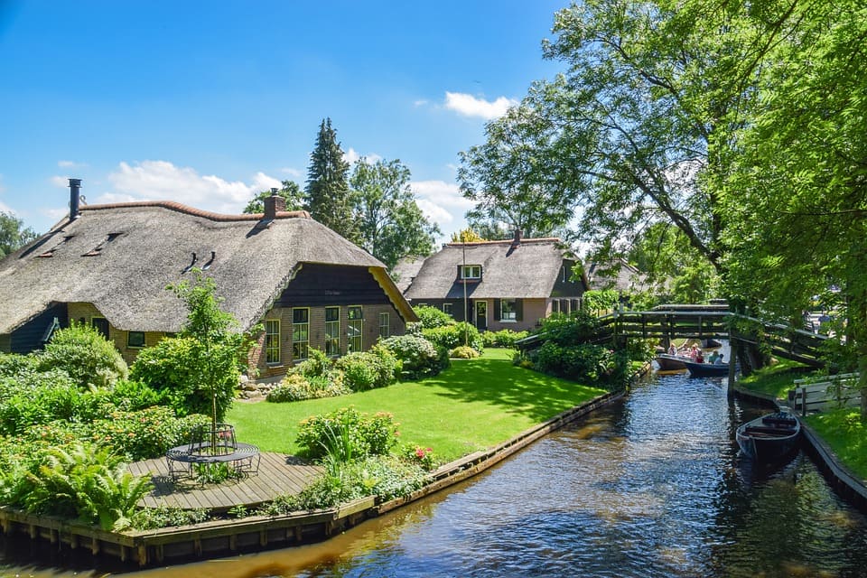 giethoorn-netherlands.jpg