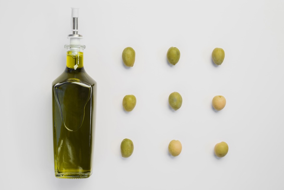 bottle-organic-olive-oil-olives-1.jpg