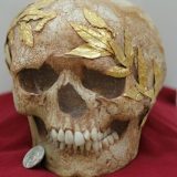 Черепът на коронования атлет