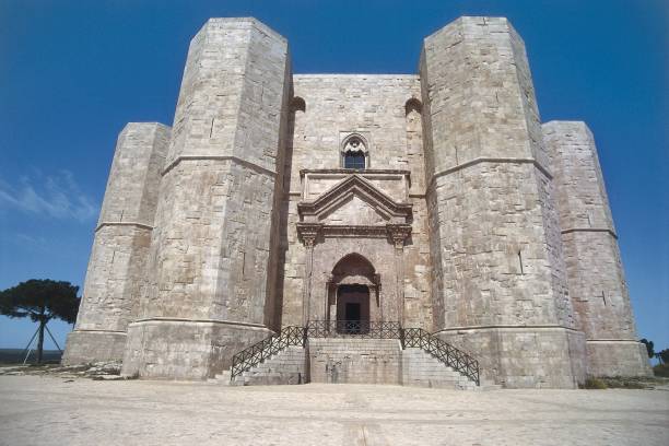 kastel_de_monte.jpg