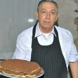 Италианският сладкар Роберто Лингуаното