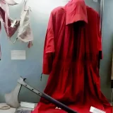 дрехите на екзекутора, Мастро Тита