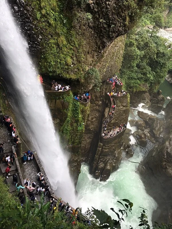 pailon-del-diablo4.webp
