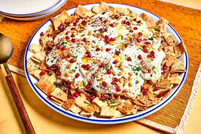 ястието Фадет -Мусака