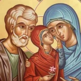 На празника Малка Богородица жените носят дарове в църквата – ризи, кърпи, престилки, чорапи, и ги поставят под иконата на Света Богородица, отрупана с цветя.