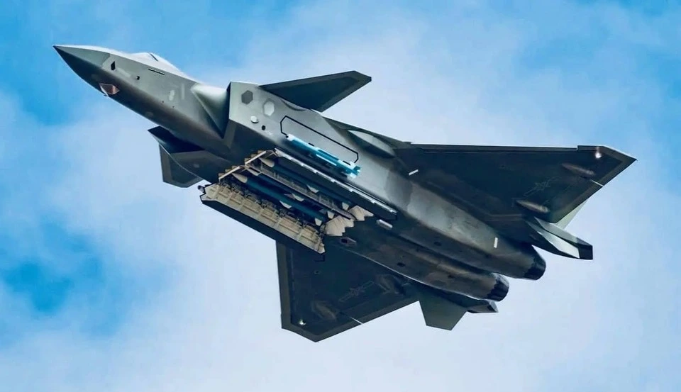 kitaiski-iztrbitel-chengdu-j-20.webp