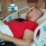 20-годишно момче има нужда от средства в борбата с агресивен рак