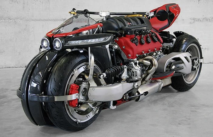 lmv-496-la-moto-volante.webp