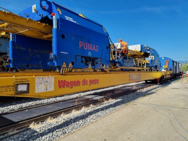 фотоволтаична инсталация на железопътна линия в Швейцария