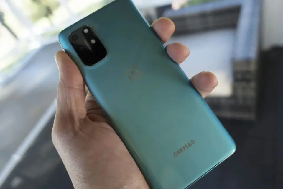 oneplus-back-smartphone.webp