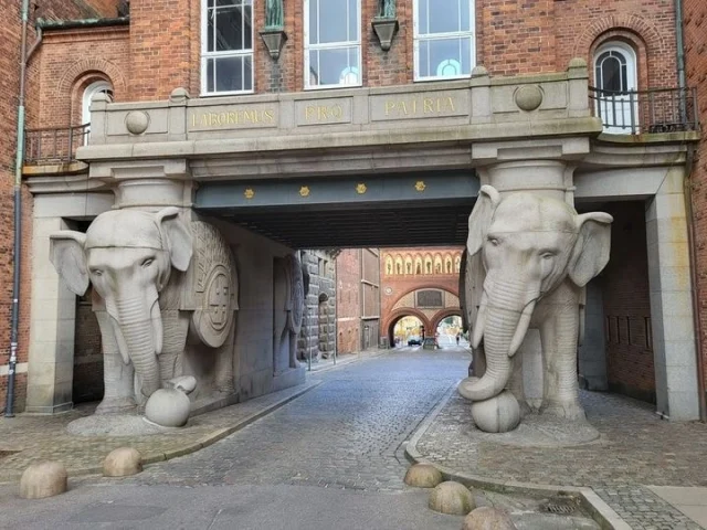 Портата на слона