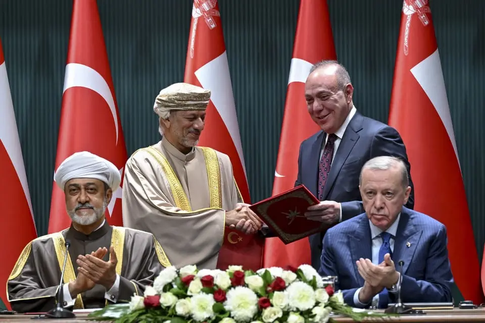 turskiqt-president-erdogan-i-sultana-na-oman.webp