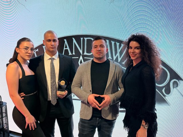 През последните 5 години фирмата се фокусира изцяло върху високия сегмент на охранителния пазар, като инвестира в нови софтуери, иновативни технологии и съвременни охранителни системи. Този ангажимент към технологичното развитие прави компанията лидер в сигурността Наградата – стимул за нови постижения Получаването на тази престижна награда не е просто отличие, а стимул за компанията да продължи да развива иновативни технологии и да задава нови стандарти в охранителната индустрия. Алфа Сот Секюрити доказа, че българските компании могат да бъдат не само конкурентоспособни, но и лидери в глобалния пазар на сигурността.