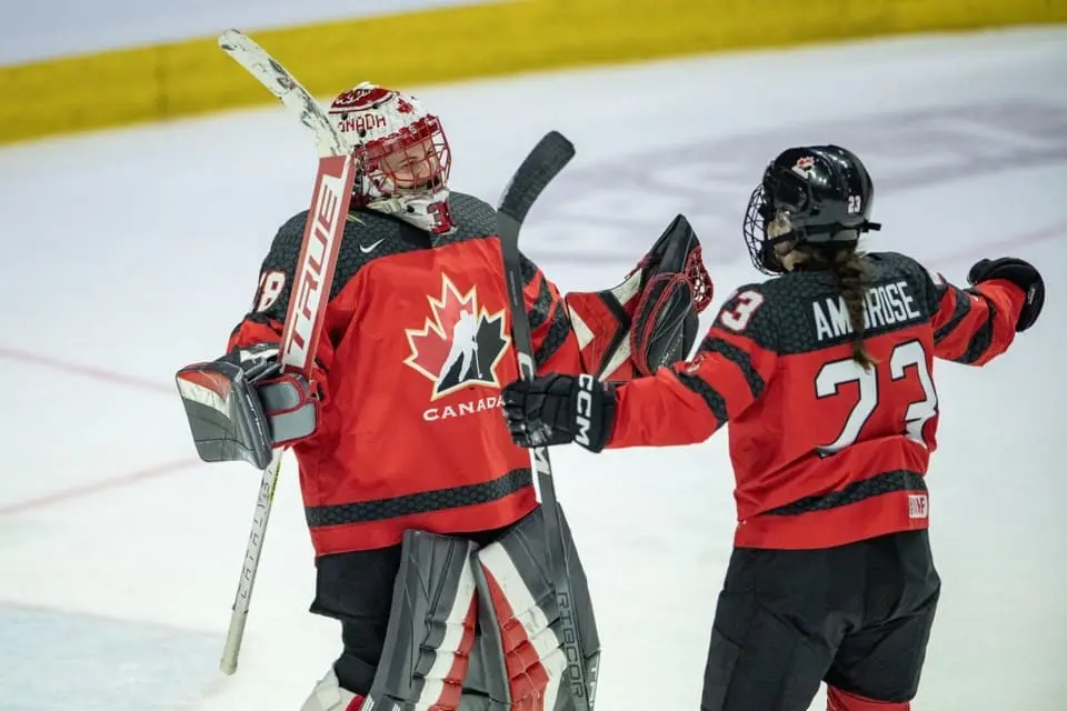 canada-hockey.webp