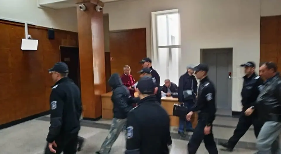 obvinqemi-v-stara-zagora-za-prisvoqvane-na-pari.webp