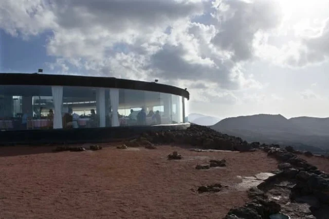 Ресторант разположен във вулкан