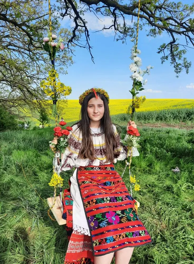 gergoyvden-obichay-rumansko-selo-izvoarele-2.webp
