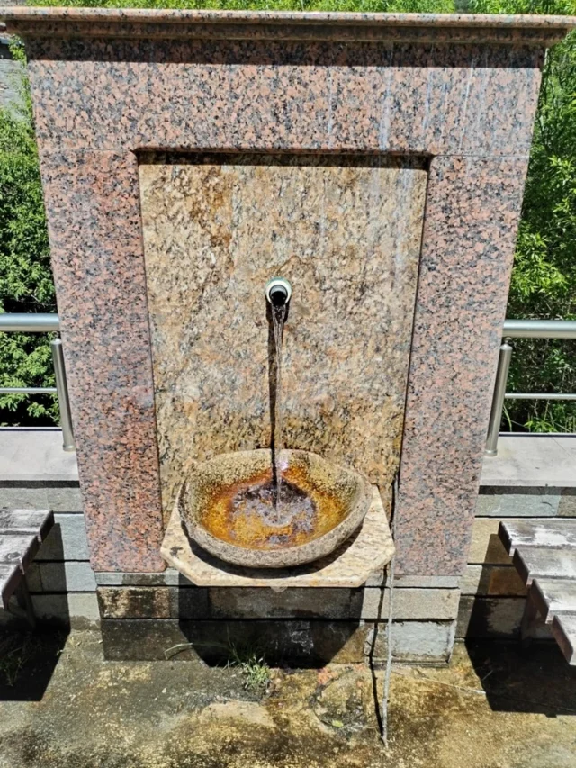 село Полковник Серафимово-минерална вода