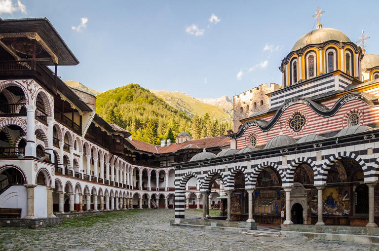 rilskiyat-manastir-balgariya.jpg