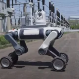 робот в помощ на работници