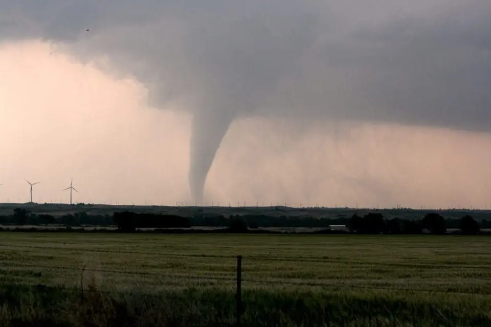tornado-v-romuniq.webp