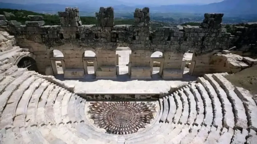 turkiye-kibyra-mozaika-medusa.webp