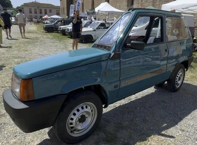 Fiat Panda-най-тесният автомобил в света