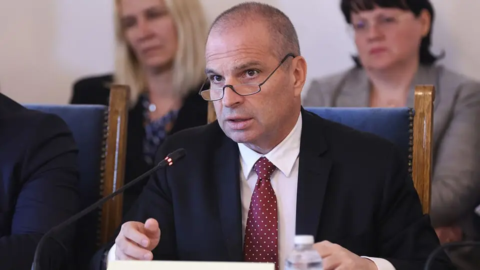 minister-karadjov.webp