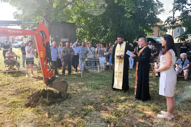 Село Ясен направи първа копка за нов храм