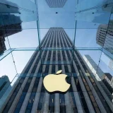 Apple с революционен iPhone