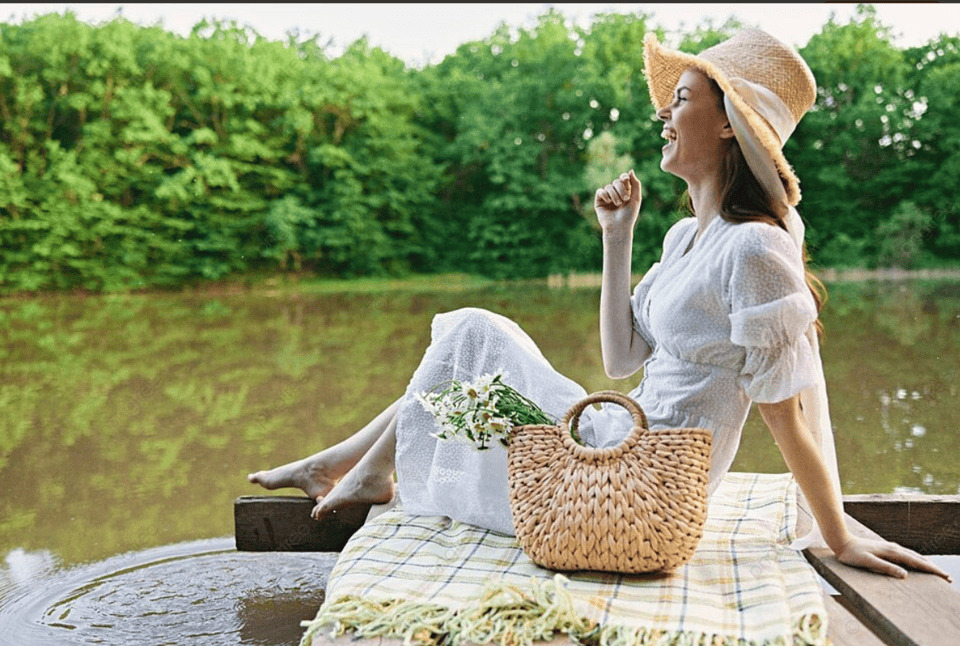 soft-life-woman-relaxing-coffee.jpg
