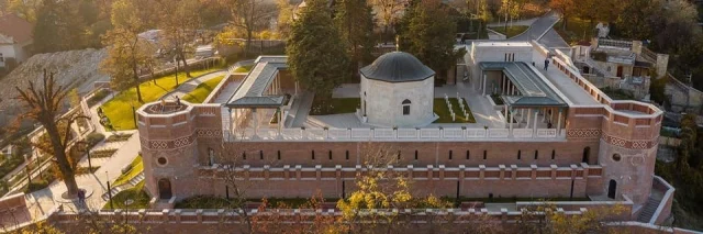 Гюл Баба -гробницата на бащата на розата в Унгария