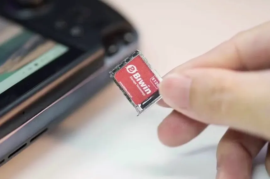 ssd-disk-kato-sim-karta.webp