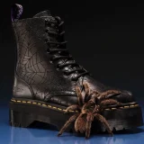 Dr. Martens среща Wednesday