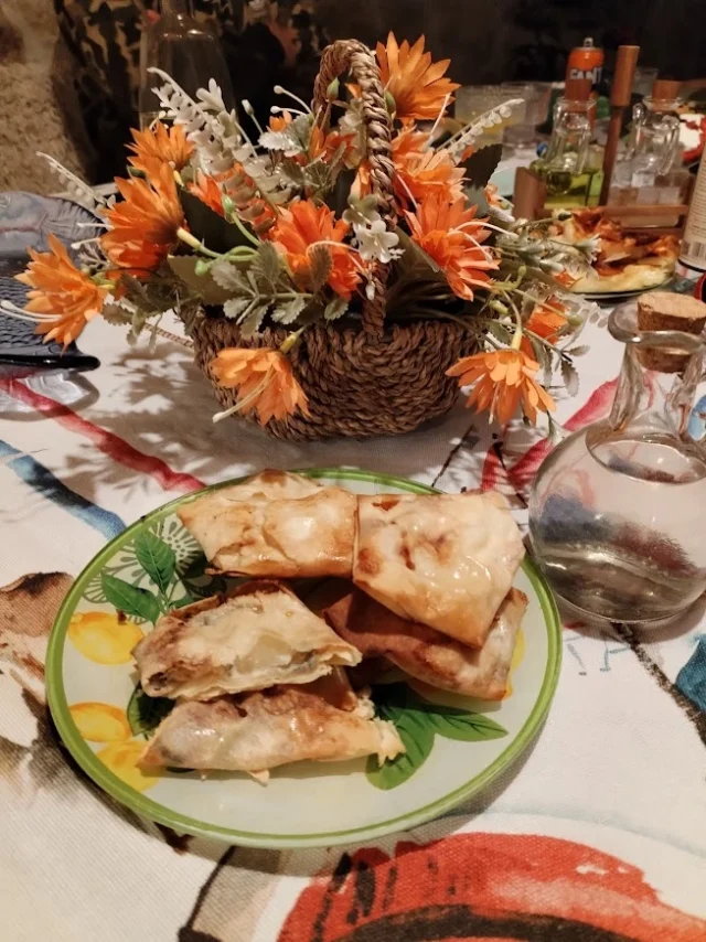 Родопски въздишки с круша и синьо сирене