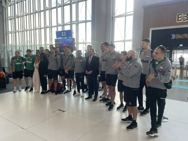 посрещане на волейболистите