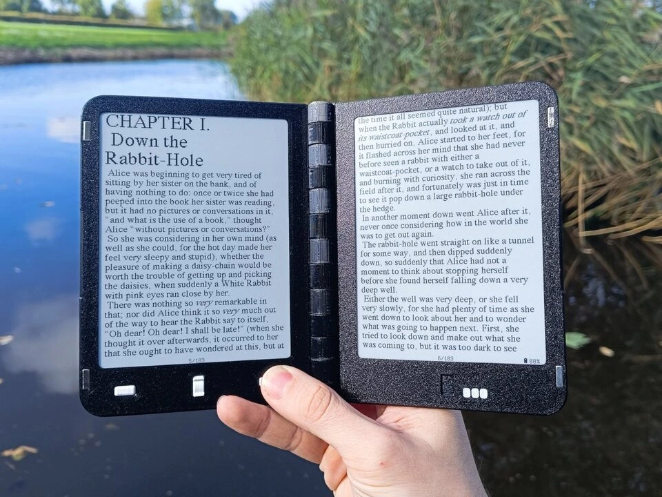 diptyx-open-source-dual-screen-ereader.webp
