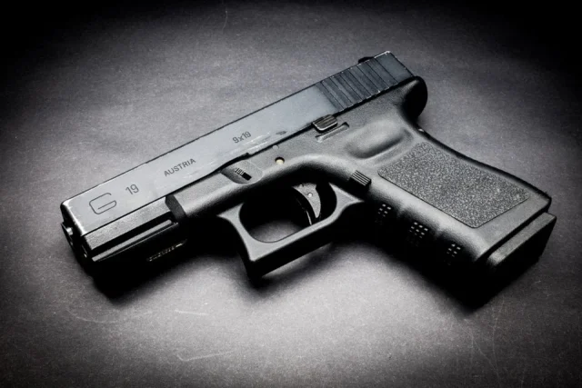 пистолет glock