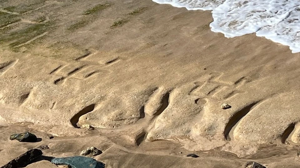 hawaii-petroglyphs.webp