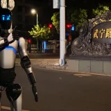 китайски робот