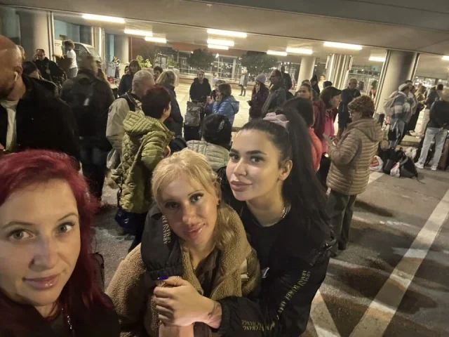 Самолет с български фризьори